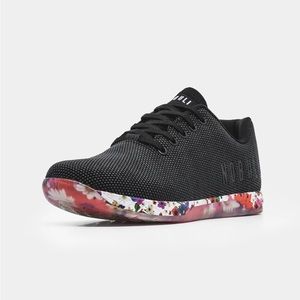 NoBull - WOMEN'S FLORAL NOBULL OUTWORK trainer shoe in black daisy print